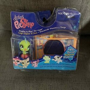 Littlest Pet Shop Playset with Green Pet